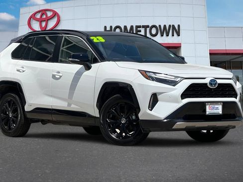 Used 2023 Toyota RAV4 XSE AWD/4WD image 2