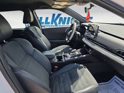 Used 2023 Mitsubishi Outlander SE FWD image 15