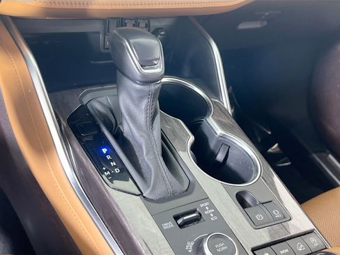 Used 2021 Toyota Highlander Platinum image 17