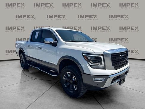 Used 2024 Nissan Titan Platinum Reserve w/ Moonroof Package AWD/4WD image 4
