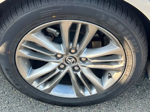 Used 2016 Toyota Camry SE image 17