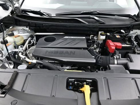 Used 2025 Nissan Rogue SV AWD/4WD image 39