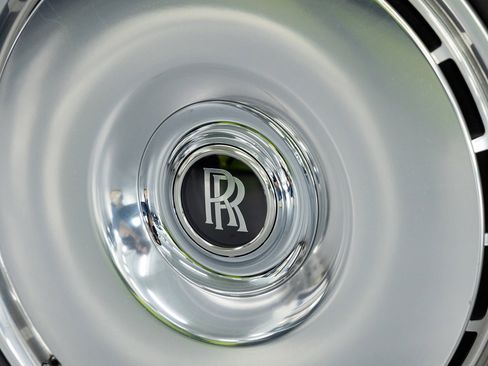 New 2026 Rolls-Royce Phantom Sedan RWD image 21