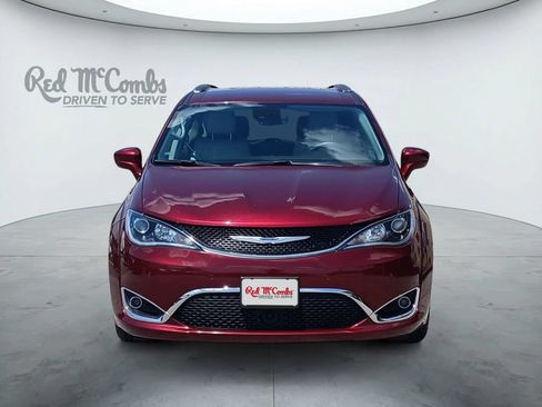 Used 2020 Chrysler Pacifica Touring-L Plus w/ Tire & Wheel Group FWD image 8