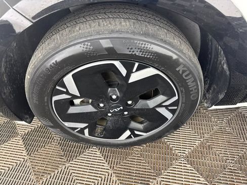 Certified 2023 Kia Niro Wave FWD image 28