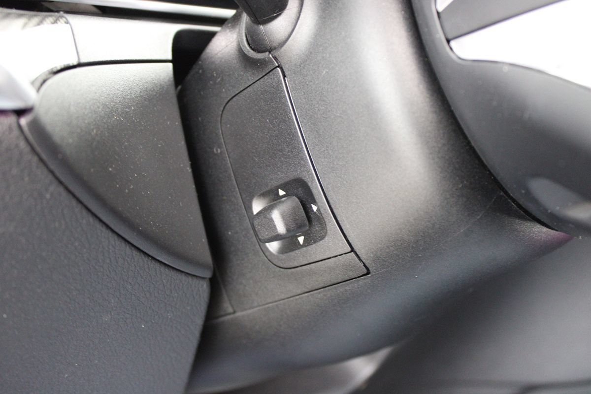 Used 2025 Mercedes-Benz CLE 300 4MATIC Coupe image 11