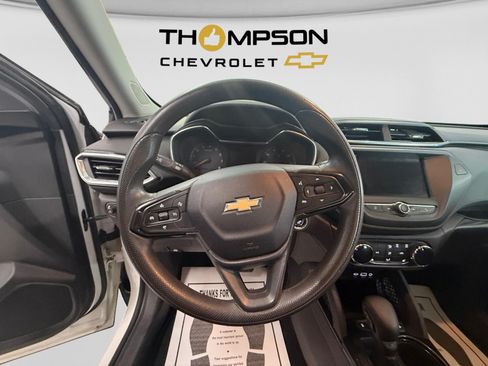 Used 2023 Chevrolet TrailBlazer LT FWD image 12