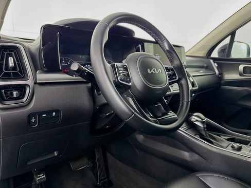 Used 2023 Kia Sorento S image 22