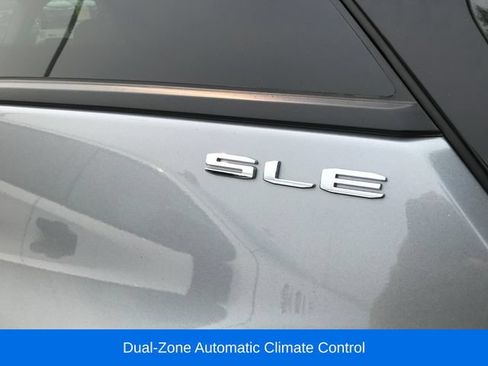 Used 2023 GMC Terrain SLE w/ Driver Convenience Package FWD image 9