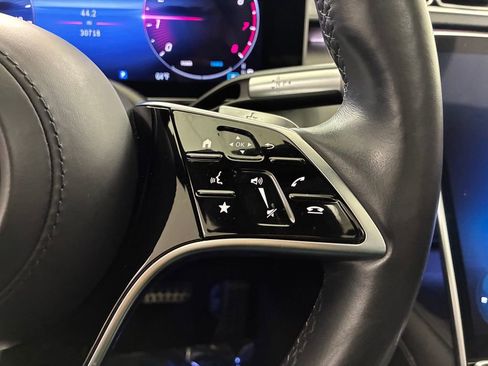 Used 2022 Mercedes-Benz S 580 4MATIC Sedan w/ AMG Line Package image 24