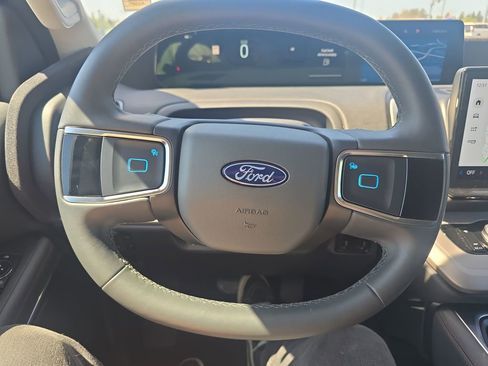 Used 2025 Ford Expedition Max Active AWD/4WD image 14