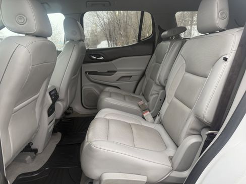 Used 2018 GMC Acadia SLT image 25