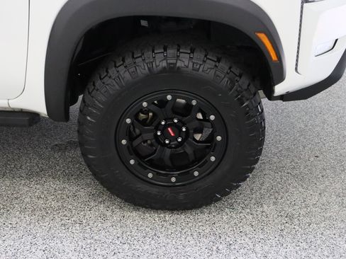 Used 2023 Nissan Frontier PRO-4X w/ Pro-4X Premium Package AWD/4WD image 5