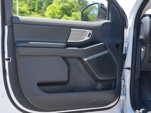 Used 2025 Ford Expedition Platinum AWD/4WD image 14