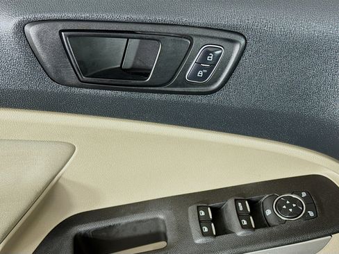 Used 2018 Ford EcoSport S image 22