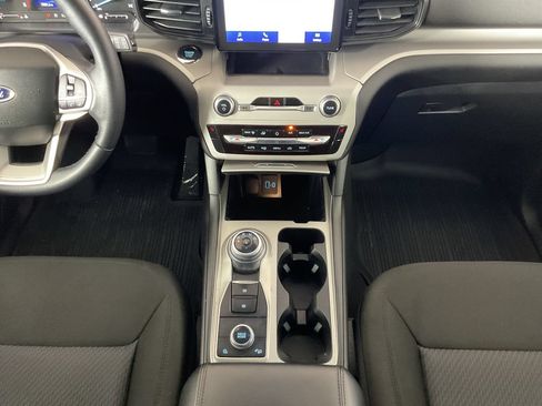 Used 2023 Ford Explorer XLT AWD/4WD image 14