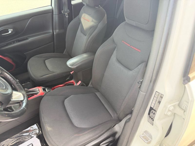 Used 2017 Jeep Renegade Trailhawk AWD/4WD image 15