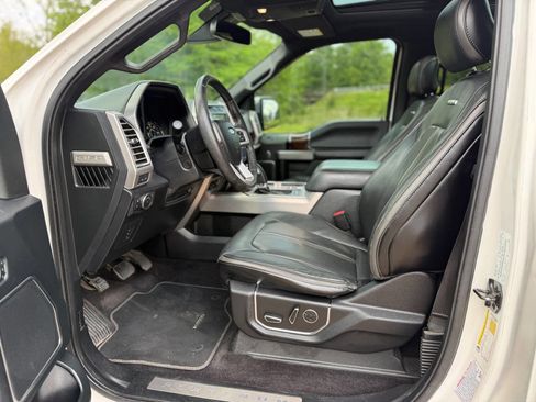 Used 2016 Ford F150 Platinum w/ Equipment Group 701A Luxury AWD/4WD image 14