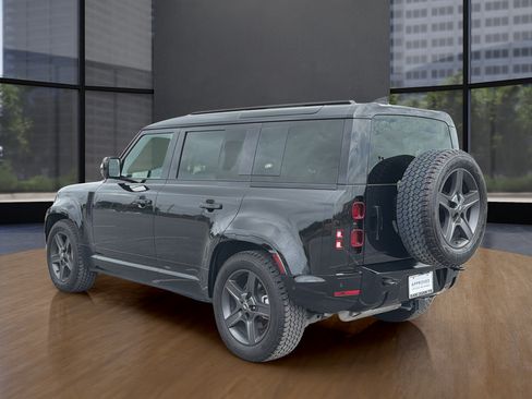 Used 2024 Land Rover Defender 110 X-Dynamic SE AWD/4WD image 15