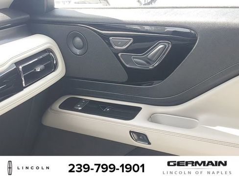 New 2025 Lincoln Aviator 2WD w/ Equipment Group 101A image 27