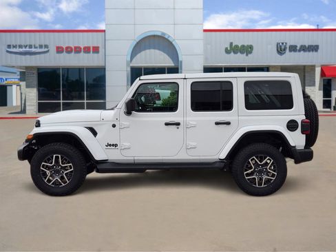 New 2026 Jeep Wrangler Unlimited Sahara AWD/4WD image 3