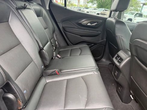 Used 2023 GMC Terrain SLT AWD/4WD image 10