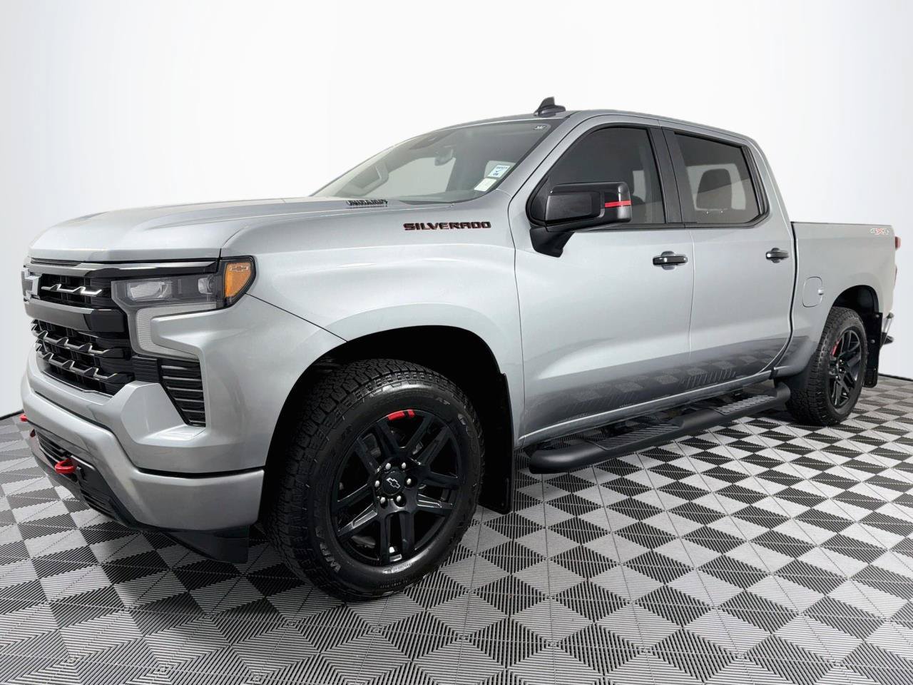 Used 2024 Chevrolet Silverado 1500 RST w/ Redline Edition AWD/4WD image 5