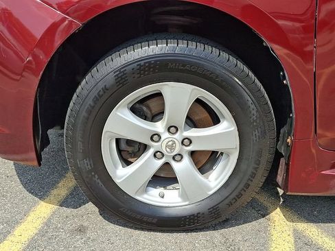 Used 2011 Toyota Sienna w/ Towing Pkg FWD image 8