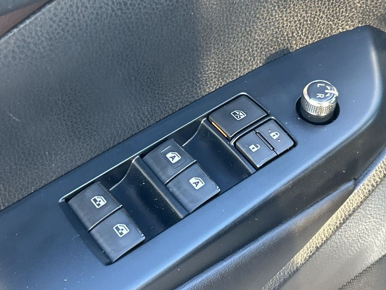 Used 2018 Toyota Highlander XLE FWD image 18