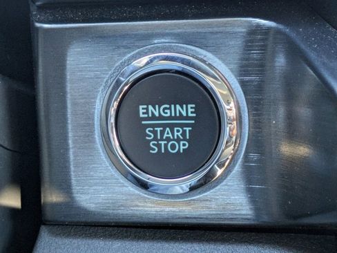 Used 2024 Ford F250 Lariat w/ Black Appearance Package image 24