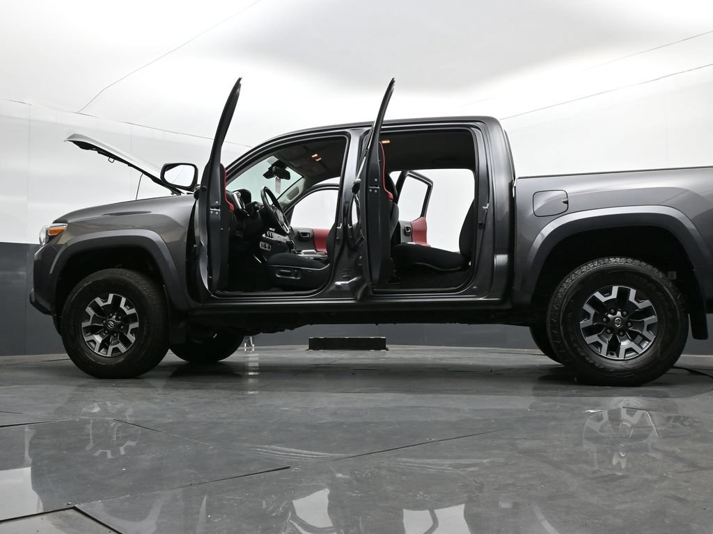 Used 2021 Toyota Tacoma SR5 RWD image 32