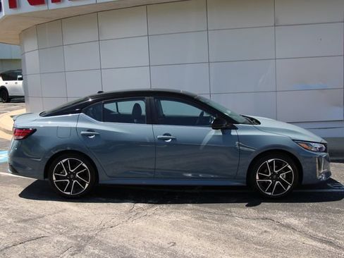 Certified 2025 Nissan Sentra SR w/ SR Premium Package FWD image 10
