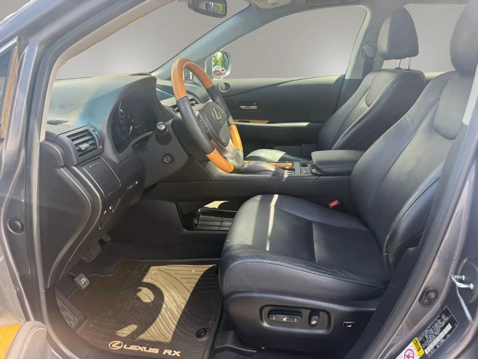Used 2015 Lexus RX 450h AWD image 14