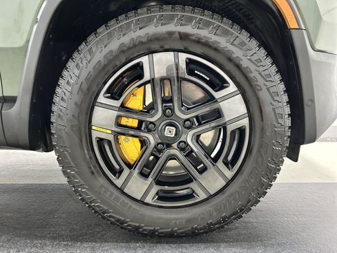 Used 2024 Rivian R1S Adventure Quad AWD/4WD image 11