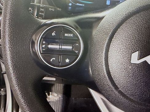 Used 2024 Kia Soul LX w/ Option Group 015 FWD image 14