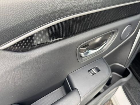 Used 2023 Honda Pilot Elite image 16