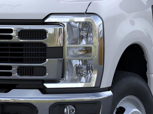 New 2026 Ford F350 XL w/ XL Chrome Package image 28