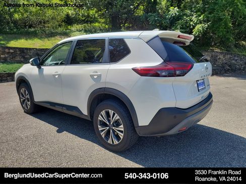 Used 2023 Nissan Rogue SV image 12