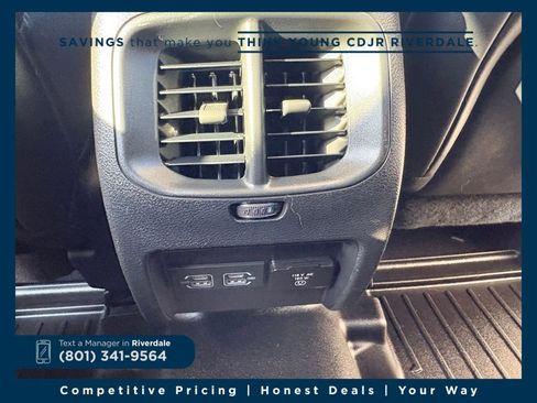 Used 2021 Jeep Cherokee Latitude Lux w/ Comfort/Convenience Group image 12