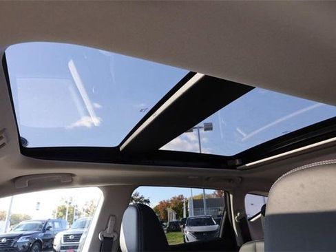 Used 2024 Nissan Murano SL image 9