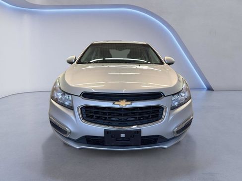 Used 2015 Chevrolet Cruze LT FWD image 2
