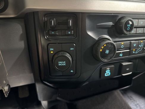 Used 2023 Ford F350 XLT w/ 360-Degree Camera Package AWD/4WD image 18