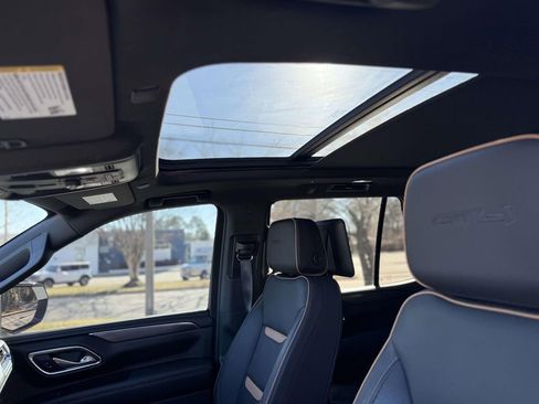 Used 2023 GMC Yukon AT4 w/ AT4 Premium Plus Package image 11