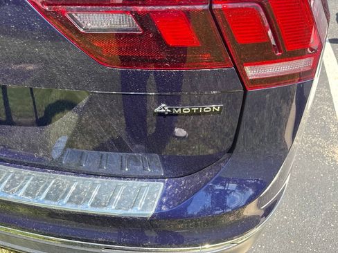 Used 2023 Volkswagen Tiguan SE AWD/4WD image 6