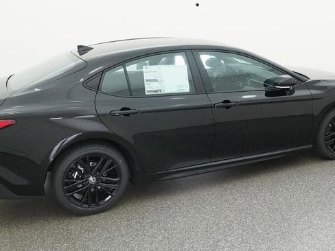 Used 2026 Toyota Camry SE image 13