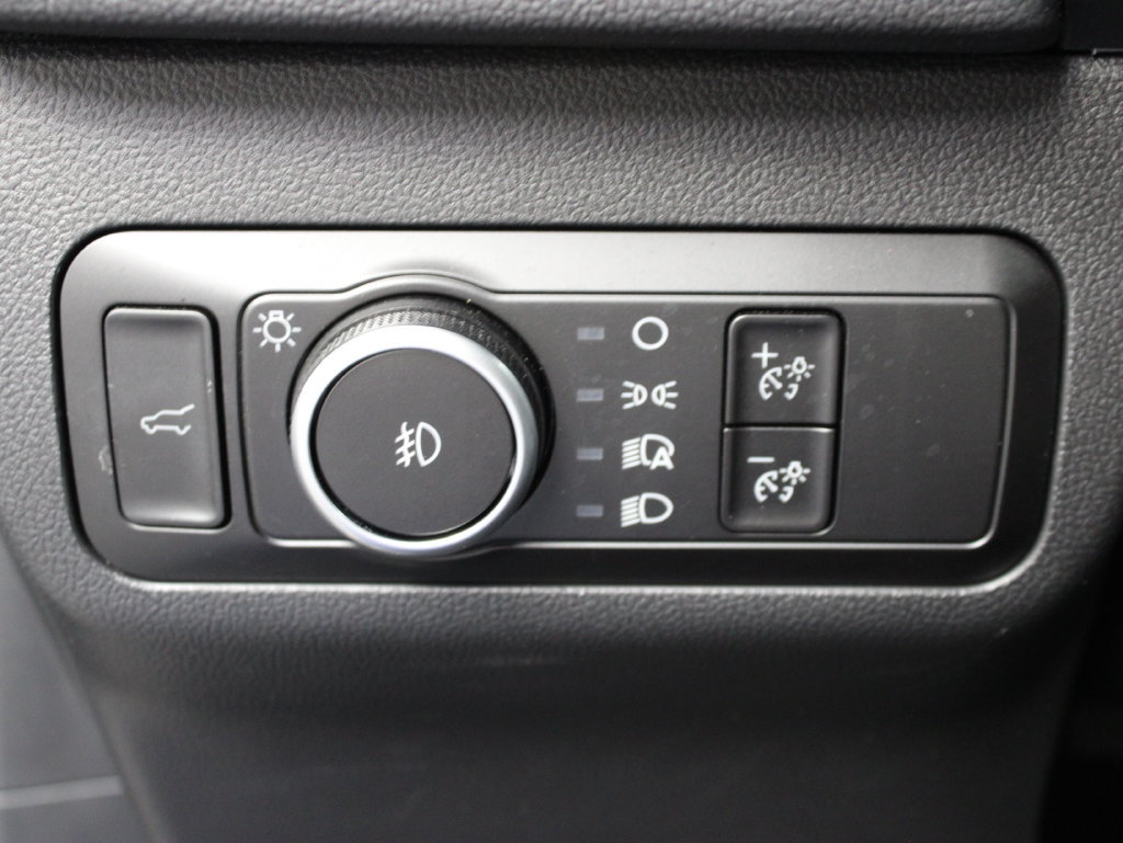 Used 2025 Ford Escape Platinum AWD/4WD image 44