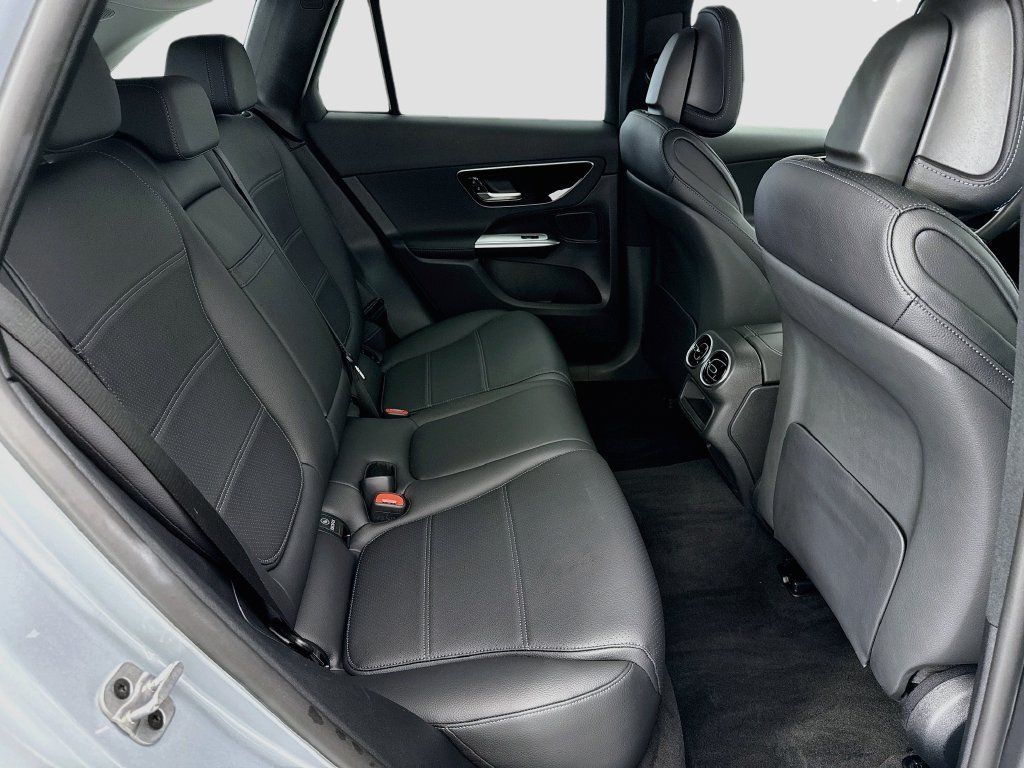 Used 2026 Mercedes-Benz GLC 300 image 20
