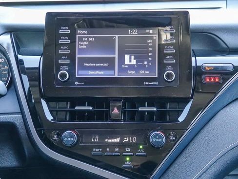 Used 2023 Toyota Camry SE image 12