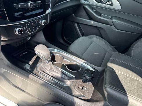 Certified 2023 Chevrolet Traverse LT FWD image 23
