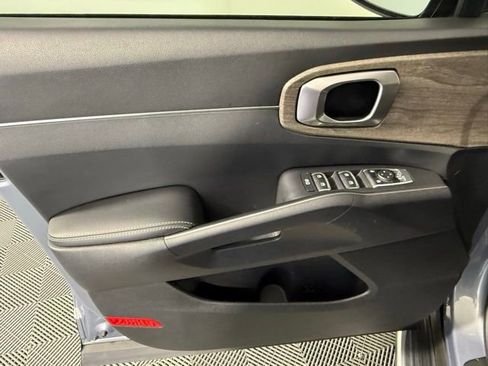 Used 2021 Kia Sorento EX w/ Panoramic Sunroof Package image 14